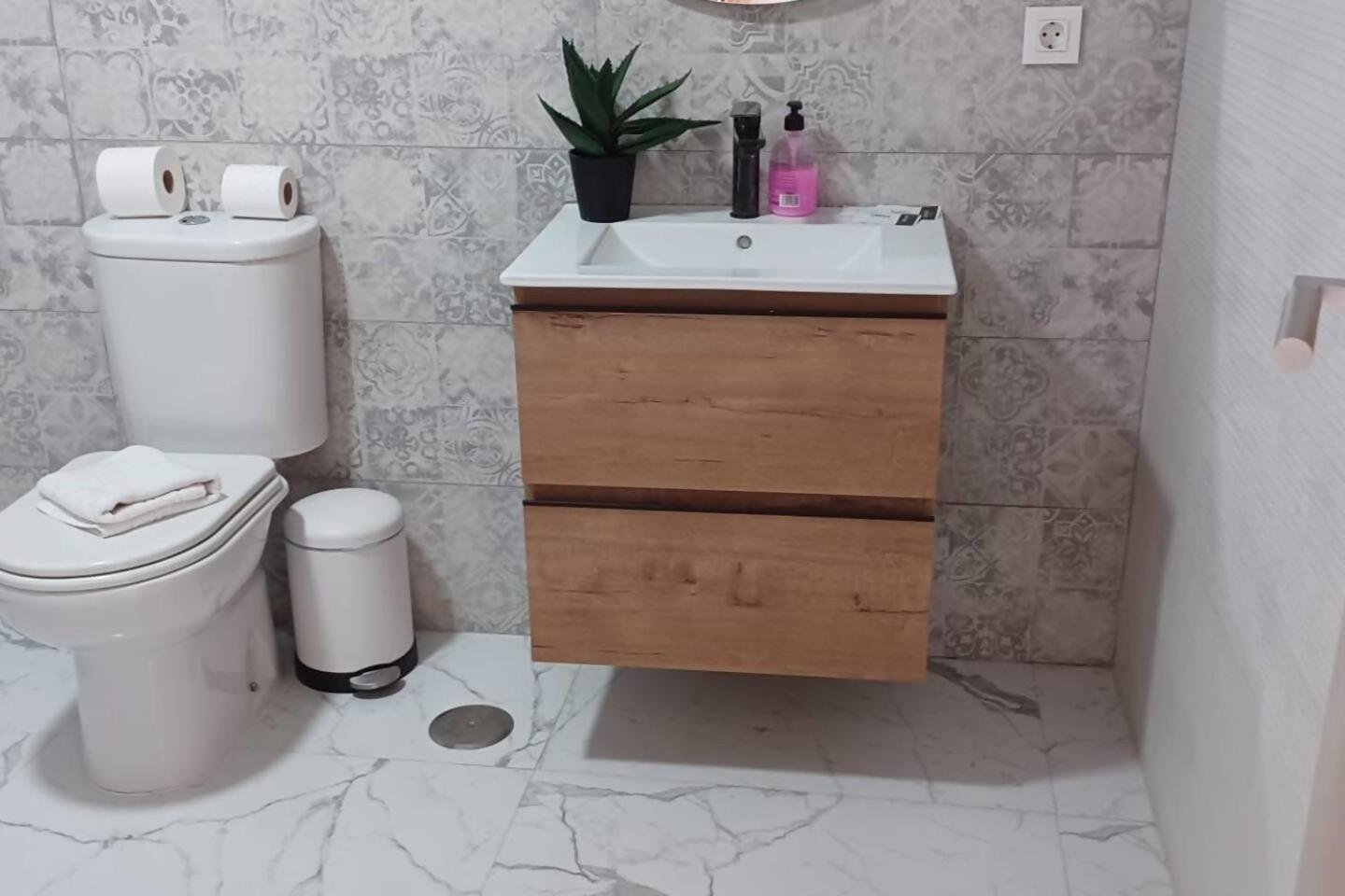 Urban Estudio Elegante Con Terraza Alicante Eksteriør billede